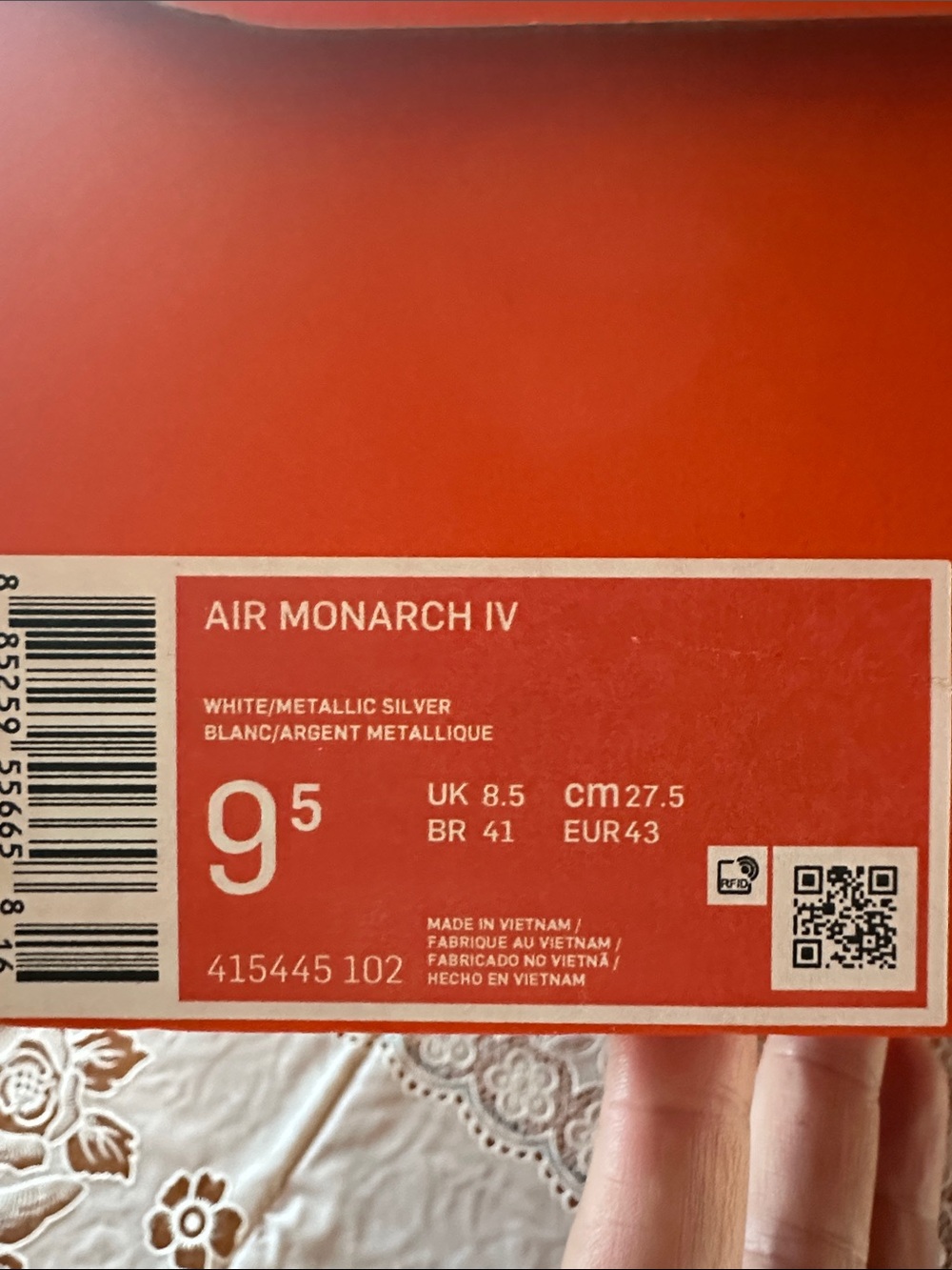 Nike Air Monarch IV sneakers size 9.5 - White / Metallic Silver NWT - Picture 5 of 9